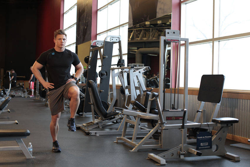 Bodyweight Walking Lunge demonstration