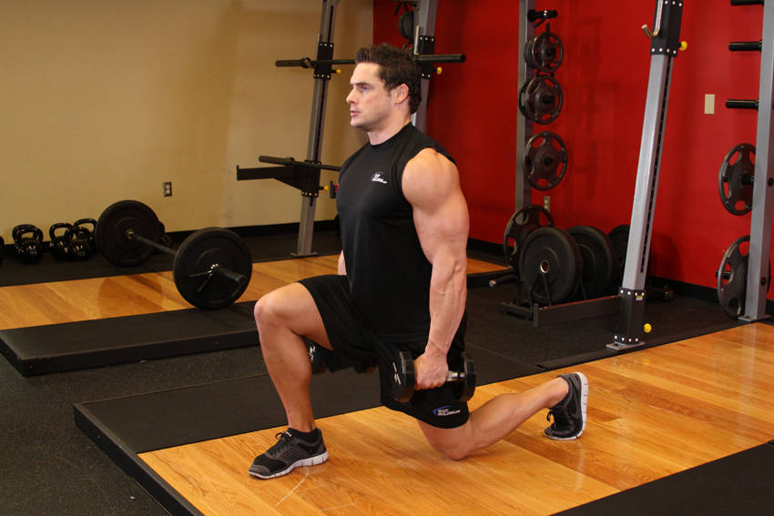 Dumbbell Lunges demonstration frame 2