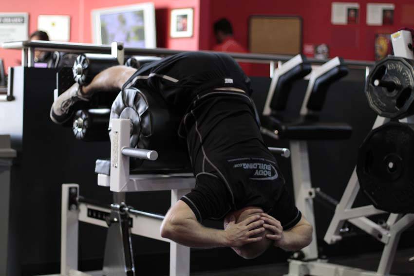 Glute Ham Raise demonstration frame 1