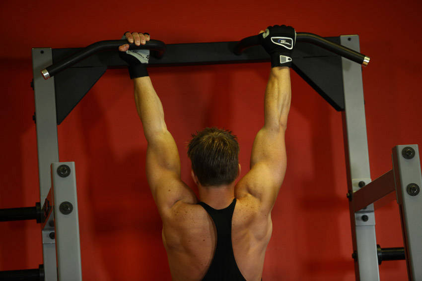 Mixed Grip Chin demonstration