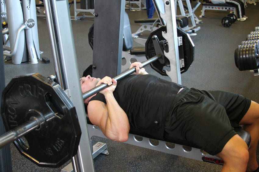 Smith Machine Close-Grip Bench Press demonstration
