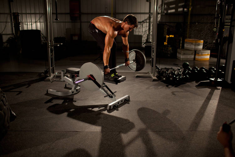 Straight Bar Bench Mid Rows demonstration